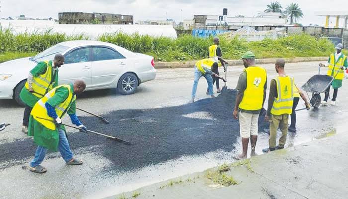 Federal Government Projects N880 Billion Annual Budget for Road Maintenance
